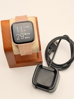 Fitbit Versa 2, Tested, Rose Gold/ Glitter, Charger Included, Good, Smartwatch